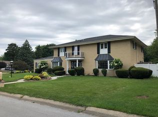 21 Carriage Trl, Palos Heights, IL 60463