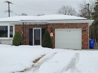 19 Cardinal Ln, West Seneca, NY 14224