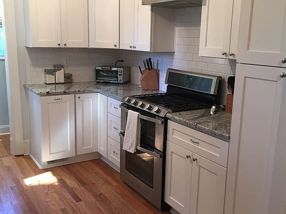 3rd image of 507 Gaston Ave