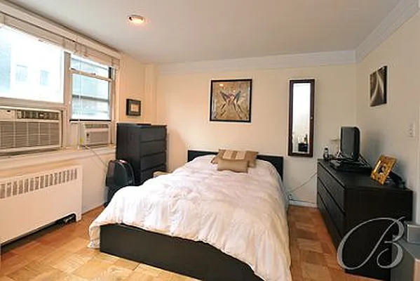 Rented by Bellmarc Realty | media 15