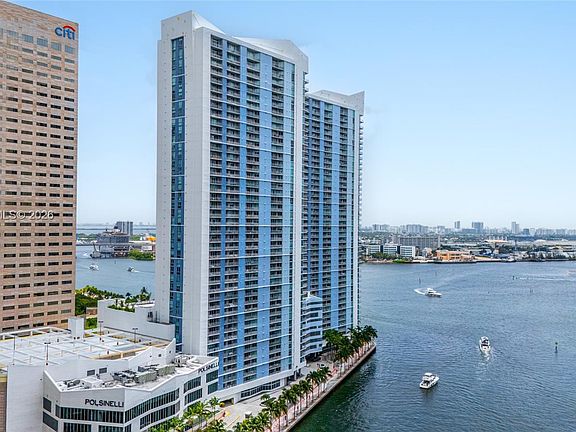 3rd image of 325 S Biscayne Blvd