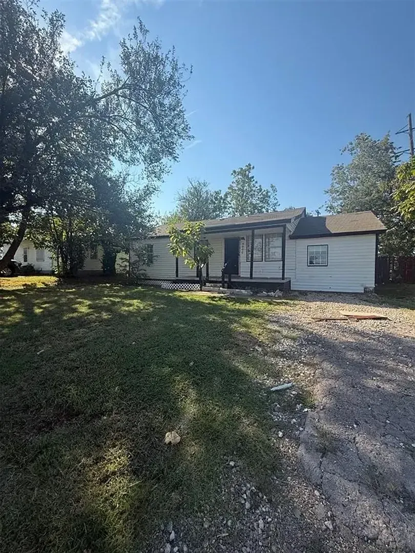 4BD 1BA Family Home Available — Photo 1
