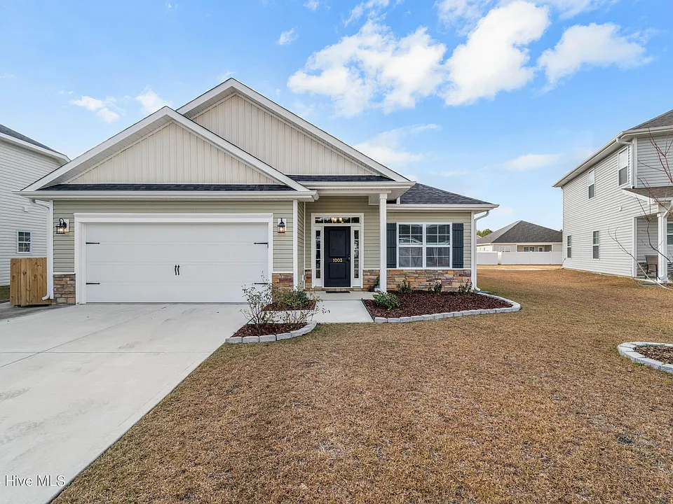 1003 Manhatten Ct