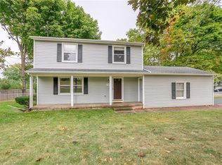 22 Halmore Dr, Rochester, NY 14609