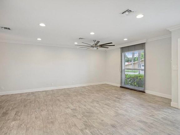 4th image of 603 SE 7th Avenue