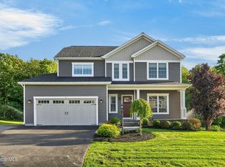 6 Wyatts Cir, Rensselaer, NY 12144