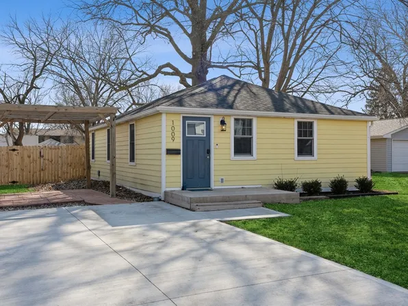 1009 E Salem Ave, Indianola, IA 50125