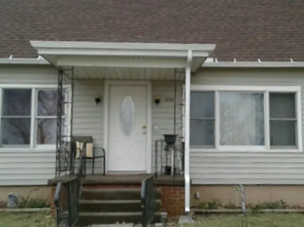 235 E Prairie St, Argenta, IL 62501