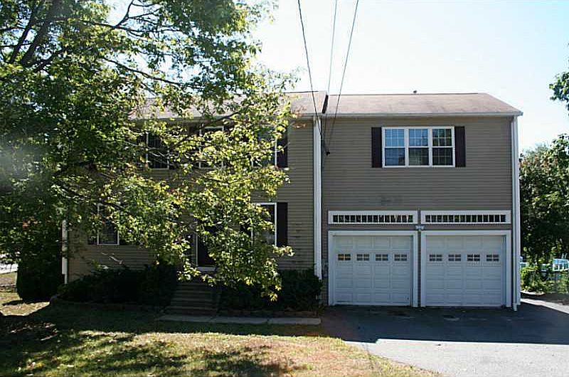 2nd image of 621 Logee St