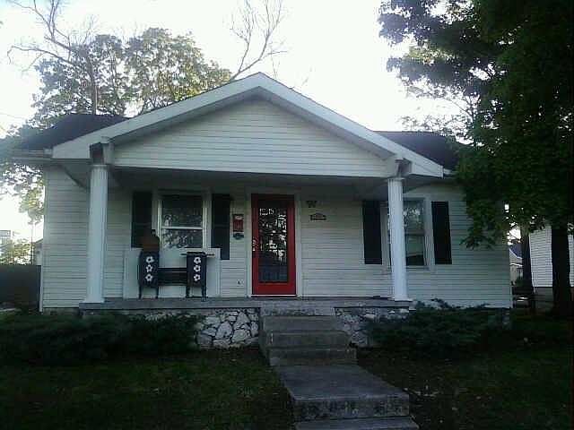 1st image of 943 E 11th Ave