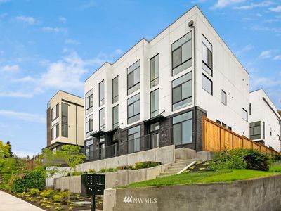 3831 23rd Ave W #C, Seattle, WA, 98199