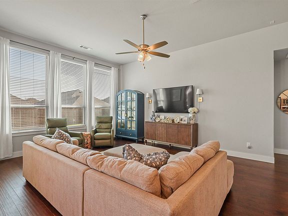 5th image of 1600 Shetland Rd