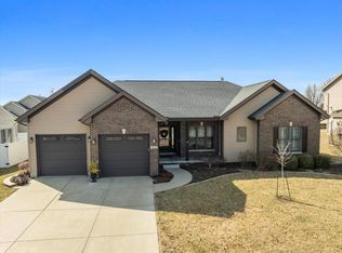 1312 Norma Dr, Bloomington, IL