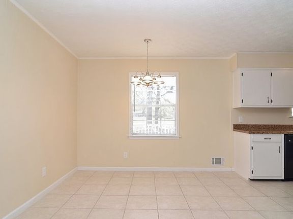 5th image of 992 Remington Dr SE