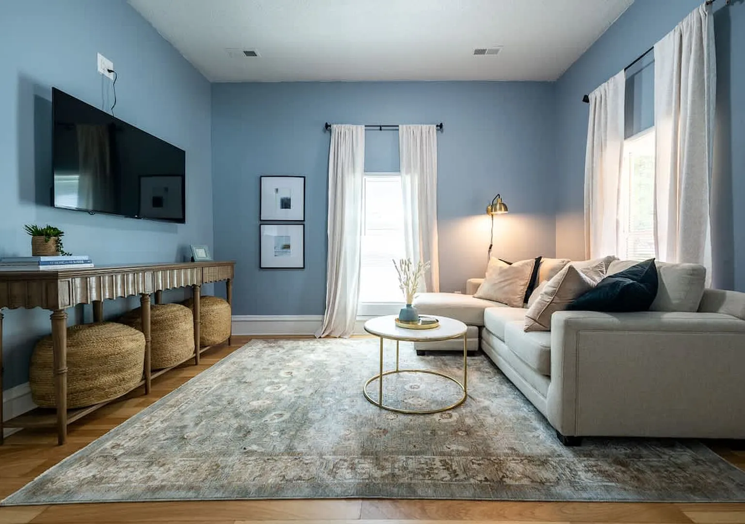 Affordable Cozy Retreat in Indianapolis — Photo 1