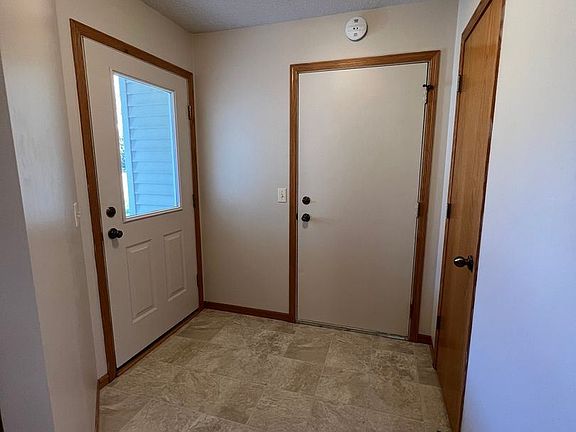 4th image of 1627B Gunston Dr #1627-B