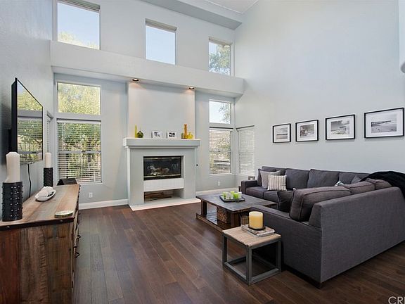 3rd image of 23823 Valley Oak Ct
