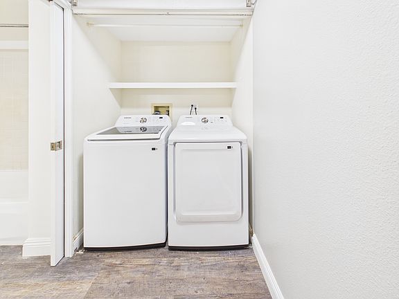 3rd image of 91-1032 Makaaloa St Suite 9B