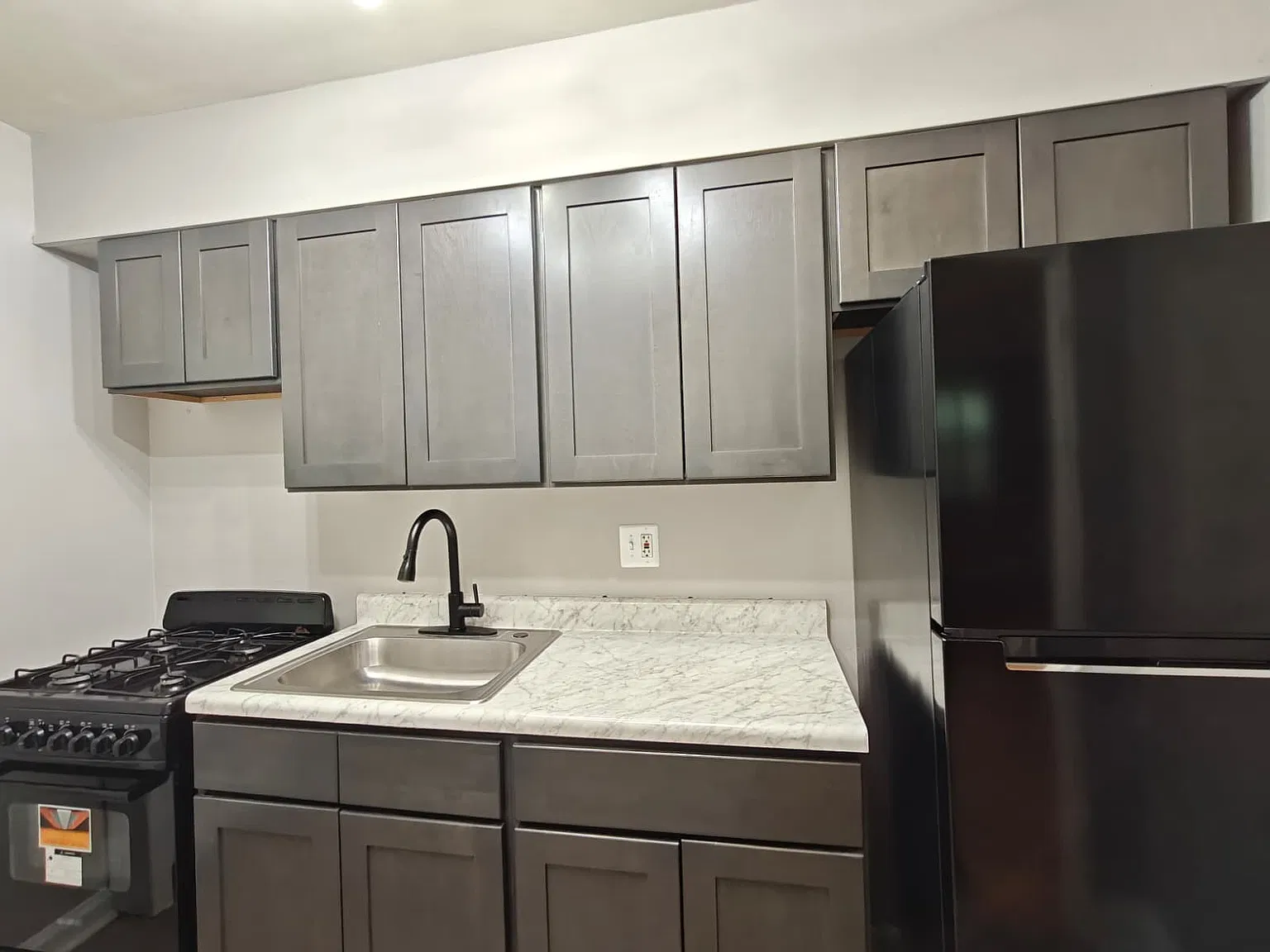 121 Forest Ave — Photo 1