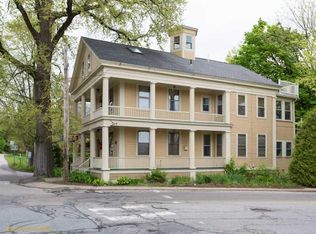 2 Wentworth St, Kittery, ME 03904