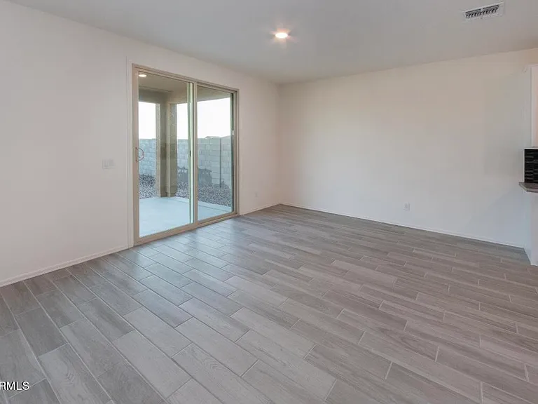 7243 N 125th Dr — Photo 14