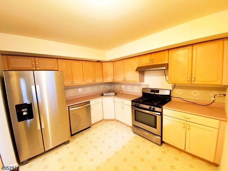 42 Edgefield Dr, Morris Plains, NJ 07950 Zillow