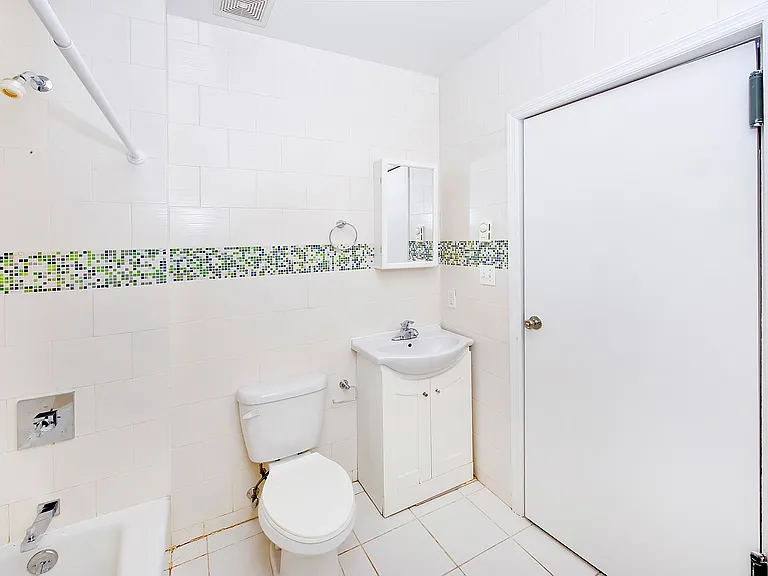 177 W 26th St #204 — Photo 13