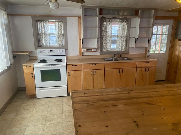 3rd image of 106 S Storie St