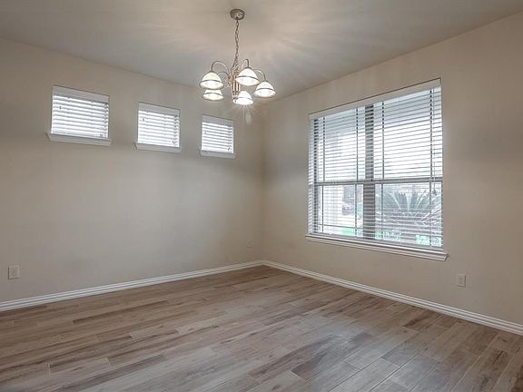 5th image of 21458 Rose Mill Dr