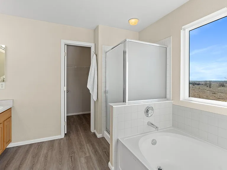 1657 Falcon Ridge Dr — Photo 25