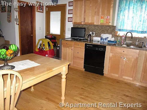 44 Warren St Photo 1