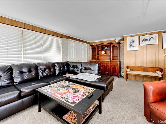 4th image of 2952 Prynne St