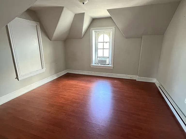 907 Dekalb St #5 — Photo 3