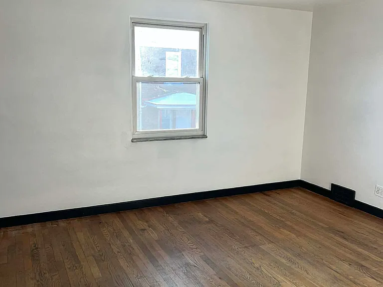 359 W 12th Ave — Photo 5