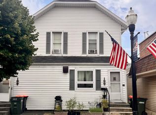 122 E Main St, Versailles, OH 45380