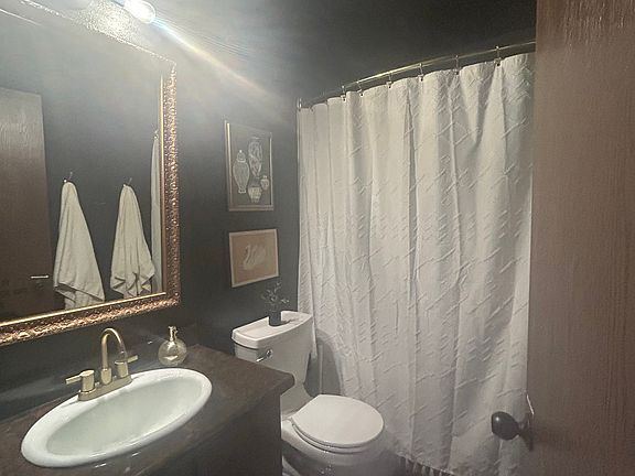 3rd image of 706 Saddle Dr