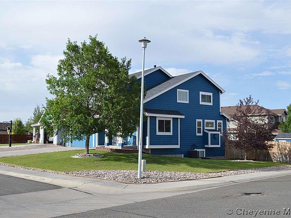 2nd image of 1723 Sunny Hill Dr