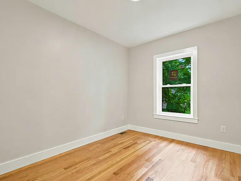 4A Mayhew St #A — Photo 9