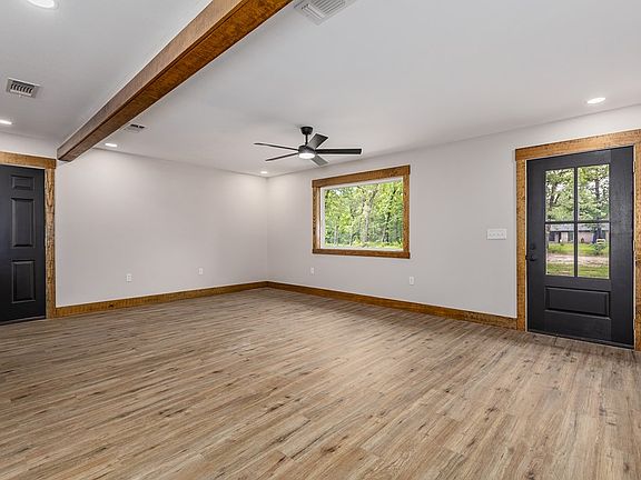 4th image of 4207 Oakwood Dr