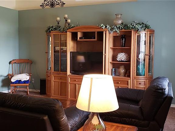 4th image of 1010 NE 6th Pl