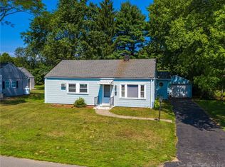 10 Mountain View Dr, Plainville, CT 06062