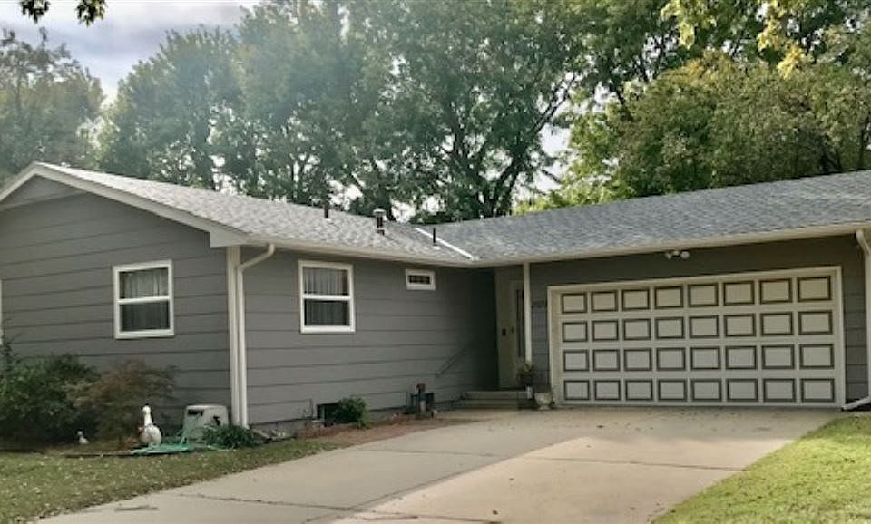 1st image of 2619 N Bullinger Dr