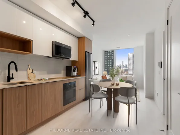 5 Defries St #921, Toronto, ON M5A 0W7