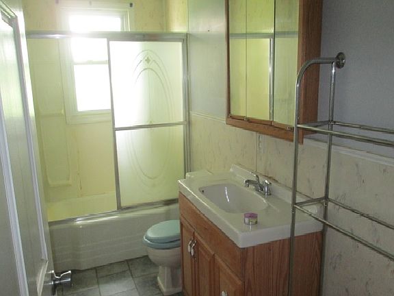 5th image of 4323 Derome Dr