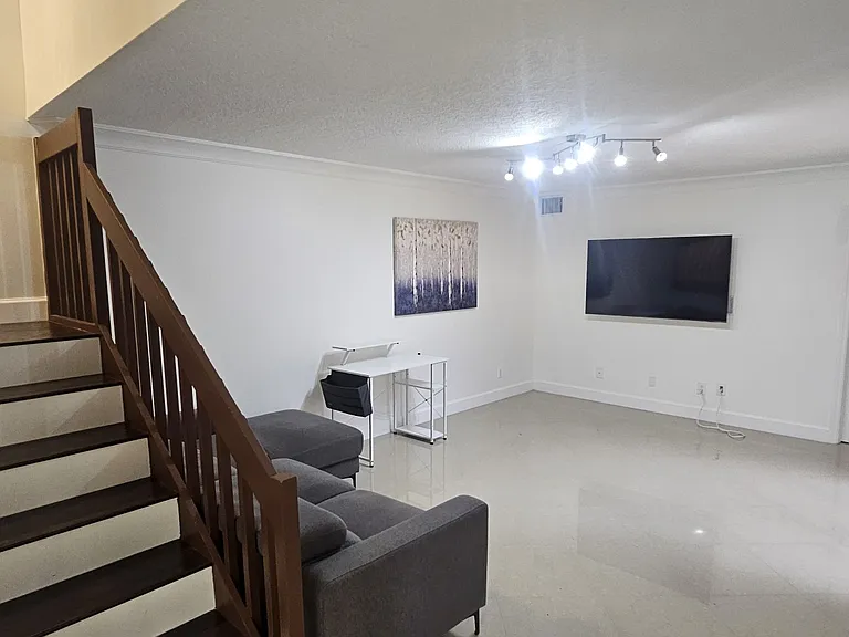 11865 SW 11th Ct — Photo 5