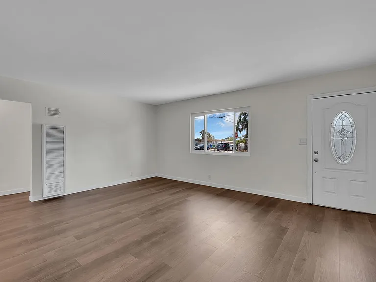 4366 Hilltop Dr — Photo 16