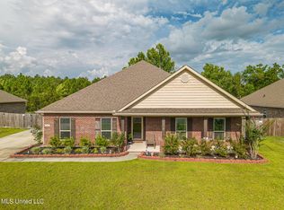 8466 Rock Glen Rd, Biloxi, MS 39532