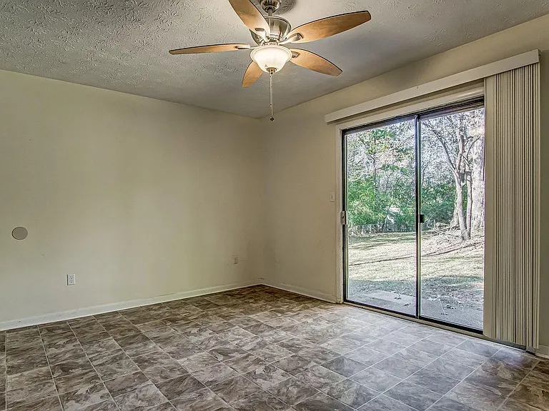 150 Arthur Cir — Photo 12