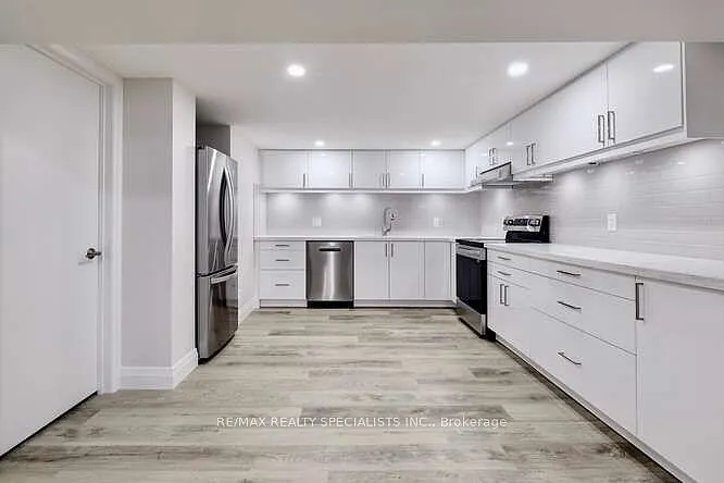 43 Firwood Cres — Photo 8