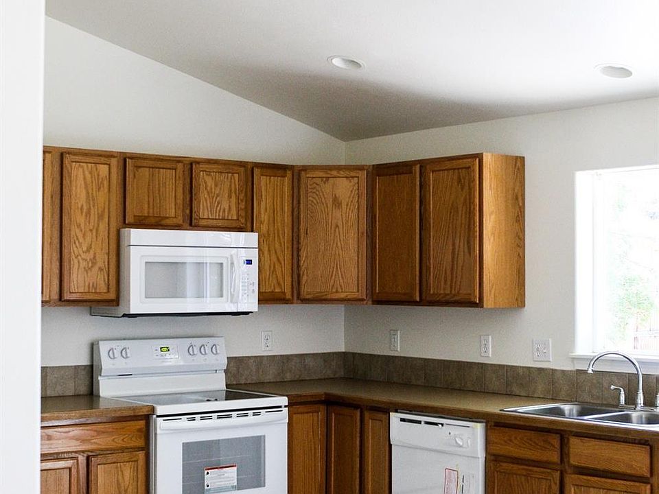 2nd image of 3274 SW Peridot Ave